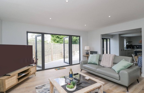 Upton St. Leonards Cottage | Greystones