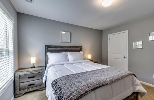 Cliftondale House | Greywind Retreat ~ 5 Star Location ~ Office ~ Parking