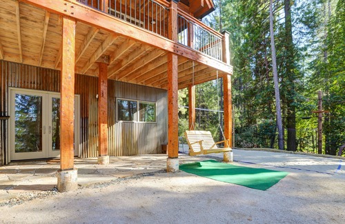 Nevada City House | Griffin's Lair | Rower’s Paradise | Modern Lakefront Cabin with Pool Table