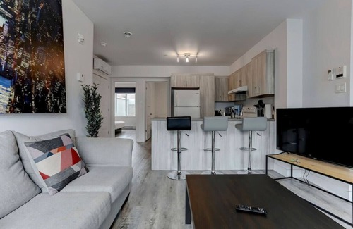 Griffintown Apartment | Griffintown Jewel | Stylish & Spacious