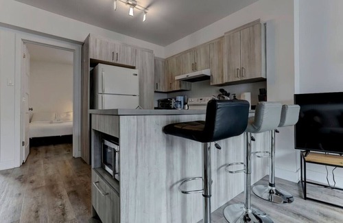 Griffintown Apartment | Griffintown Jewel | Stylish & Spacious