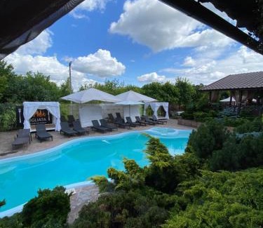 Hvozdiv Hotel | Grigliata Motel and Pool