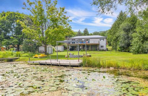 Kawartha Lakes House | Grill and Chill 4BR Bayside Sunroom Oasis