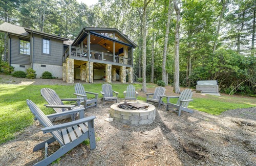 Glenville House | Grill + Water Views: Chinquapin Resort Home
