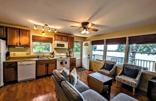 Grenell House | Grindstone Island Getaway-My Reverie, Private, Waterfront, 1000 Islands