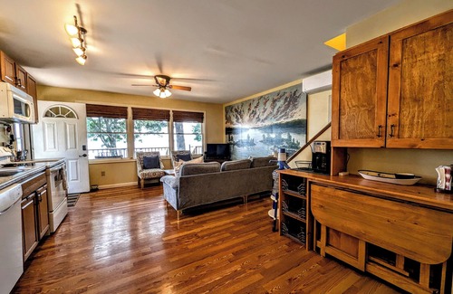 Grenell House | Grindstone Island Getaway-My Reverie, Private, Waterfront, 1000 Islands