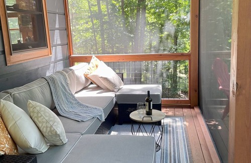 Beech Mountain Cabin | Grizzly Inn, a cozy, pet friendly Beech Mountain cabin