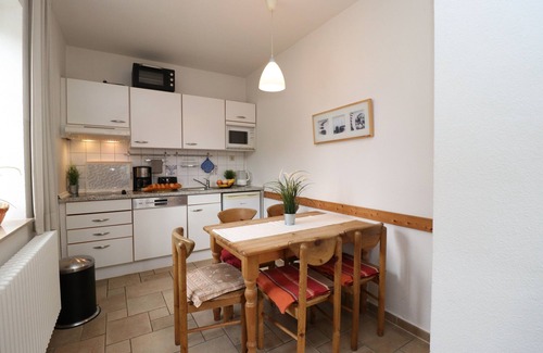 Ostseebad Wustrow Apartment | Große Ferienwohnung mit Grundstücke und Terrasse in Zentraler Lage