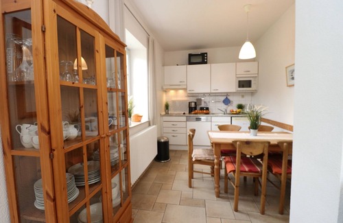 Ostseebad Wustrow Apartment | Große Ferienwohnung mit Grundstücke und Terrasse in Zentraler Lage