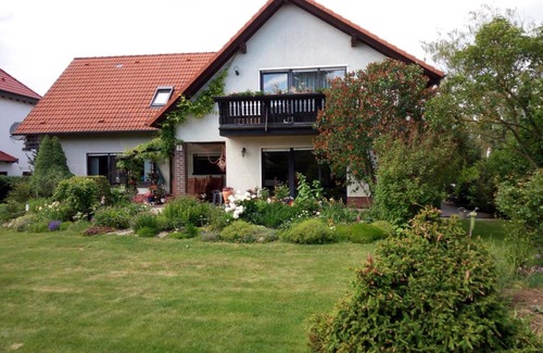 Bußleben Apartment | Große Ferienwohnung am grünen Stadtrand