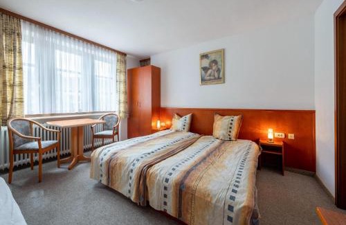 Schleiden House | Große Gruppenunterkunft im Nationalpark Eifel mit Bar und Terrasse