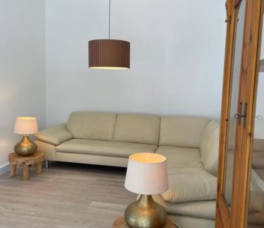 Halle Apartment | Große helle Wohnung