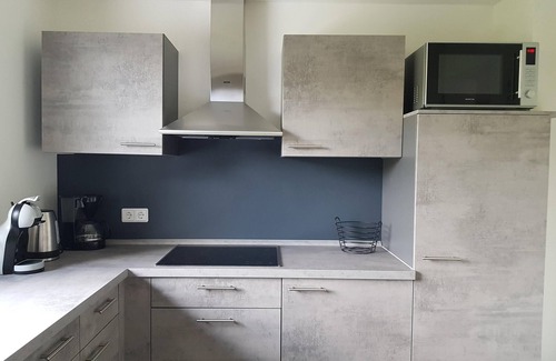 Gees House | Große,und Luxe Renovierte Wohnung mit Sauna/garten, Garage und Kinderspielplatz