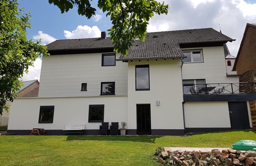 Gees House | Große,und Luxe Renovierte Wohnung mit Sauna/garten, Garage und Kinderspielplatz