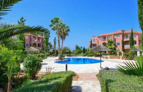 Mandria Apartment | Großes Apartment in idyllischer Anlage, strandnah in Mandria, Paphos