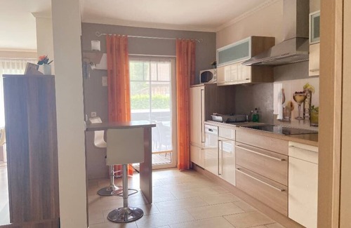 Wackersdorf Apartment | Großes, helles Appartement (90qm) für bis zu 6 Personen in Seenähe