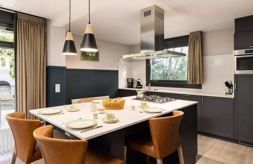 America House | Großes VIP-Cottage für 4 Personen