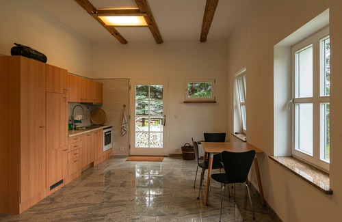 Hockendorf Condo | Großzügige Ferienwohnung in Sanierter Bauernscheune