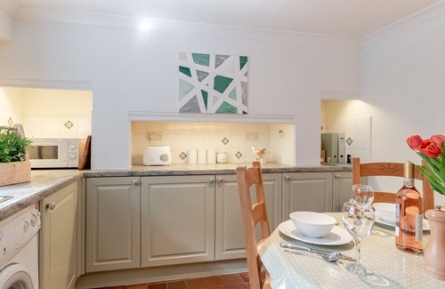 Longnor House | Grocers Cottage - One Bedroom House, Sleeps 2
