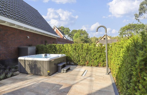 Wenum-Wiesel House | Groep Accommodatie Voor 8 Personen Vlakbij Paleis het Loo en Kroondomein het Loo