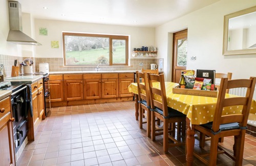 Corwen Cottage | GROES LWYD, pet friendly, character holiday cottage in Pencoed