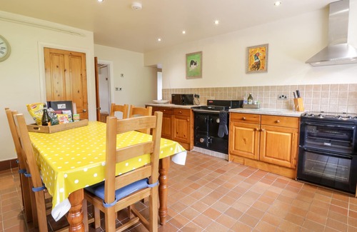 Corwen Cottage | GROES LWYD, pet friendly, character holiday cottage in Pencoed