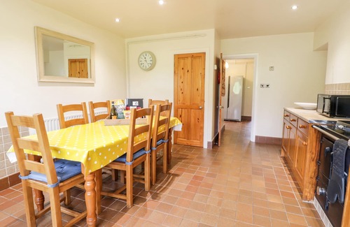 Corwen Cottage | GROES LWYD, pet friendly, character holiday cottage in Pencoed