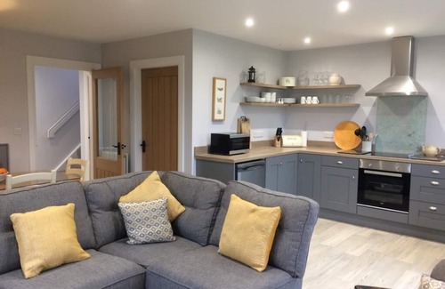Castlewellan House | Gromoth Mountain View Cottages - Lichen Cottage