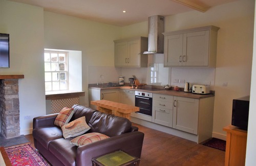 Carsethorn Cottage | Grooms Cottage - a cottage that sleeps 4 guests in 2 bedrooms