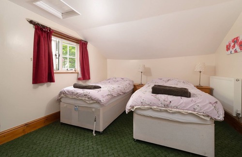 Broadwoodkelly Cottage | Grooms Cottage, countryside cottage sleeping 4