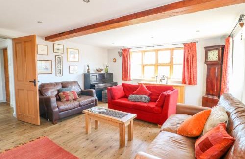 East Norton House | Grooms Cottage