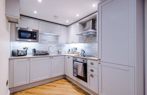 Tarporley Cottage | Grooms Room - a beautiful cottage sleeping 4 guests in 2 bedrooms