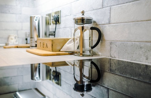 Tarporley Cottage | Grooms Room - a beautiful cottage sleeping 4 guests in 2 bedrooms