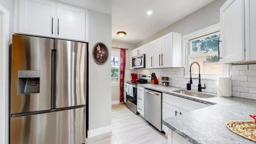 Washington Park West House | groovy apartment in the heart of the city
