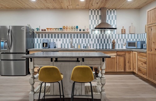 Treloar Apartment | Groovy In-Laws Suite