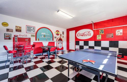 West Kissimmee Villa | Groovy Mouse House with private pool