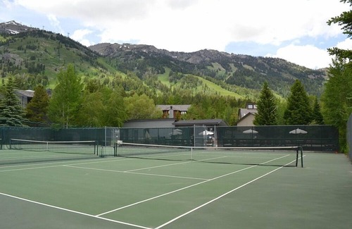 Teton Village Condo | Gros Ventre B7: Newly remodeled, pristine condo in Teton Village