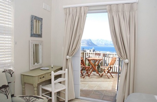 Simon's Town House | Grosvenor Villa - Tranquility at the Sea