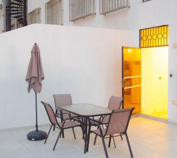 Tangier Apartment | Grote gezinnen 185m2 met privéparking en Zeezicht!