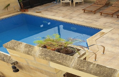Gharb House | Grotto 's Paradise XLENDI ROOM