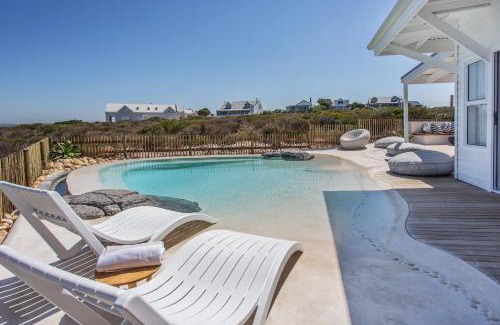 Grotto Bay House | GrottoOnTheRocks
