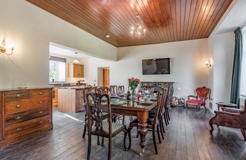 Cerrig-y-Druidion House | Groudd Hall