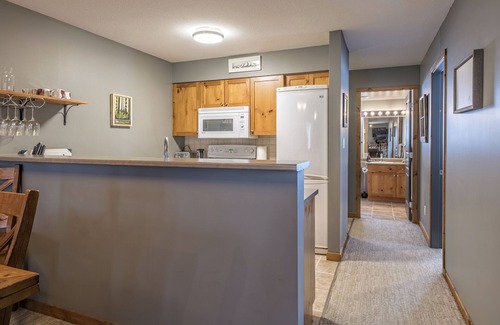 Silver Star Mountain Condo | Ground Floor large Corner Condo - 2 queen beds, Ski in/out, pet-friendly