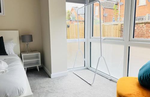 Newmarket Apartment | Ground Floor 1-Bed Flat in Newmarket - WiFi Sleeps 3 Guests