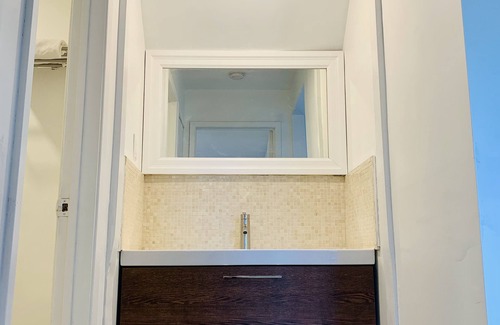 Erin Mills House | Ground floor 1 bedroom apartment with free parking