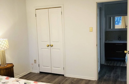 Erin Mills House | Ground floor 1 bedroom apartment with free parking