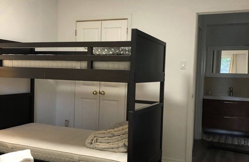 Erin Mills House | Ground floor 1 bedroom apartment with free parking
