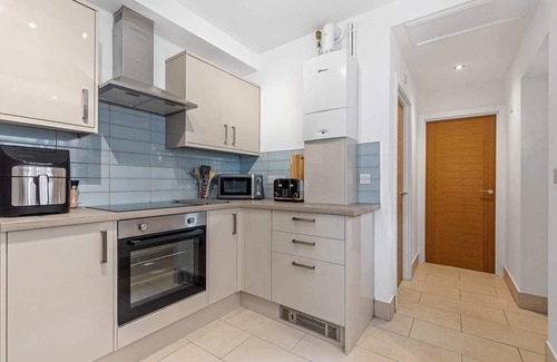 Loughborough Apartment | Ground Floor Apartment with Courtyard