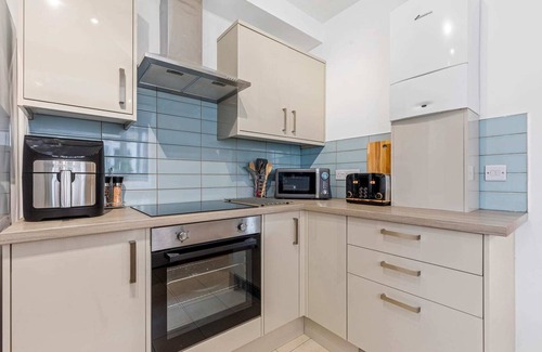 Loughborough Apartment | Ground Floor Apartment with Courtyard