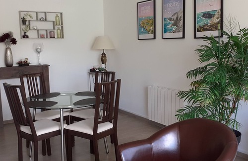 Plomodiern Apartment | GROUND FLOOR APARTMENT LARGE TERRACE SHELTERED FROM THE WIND, WALKING DISTANCE TO THE BEACH